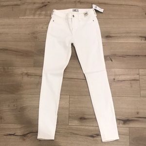 NWT Abercrombie & Fitch white skinny jeans